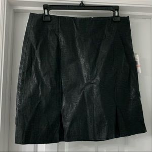 1 state black leather skirt